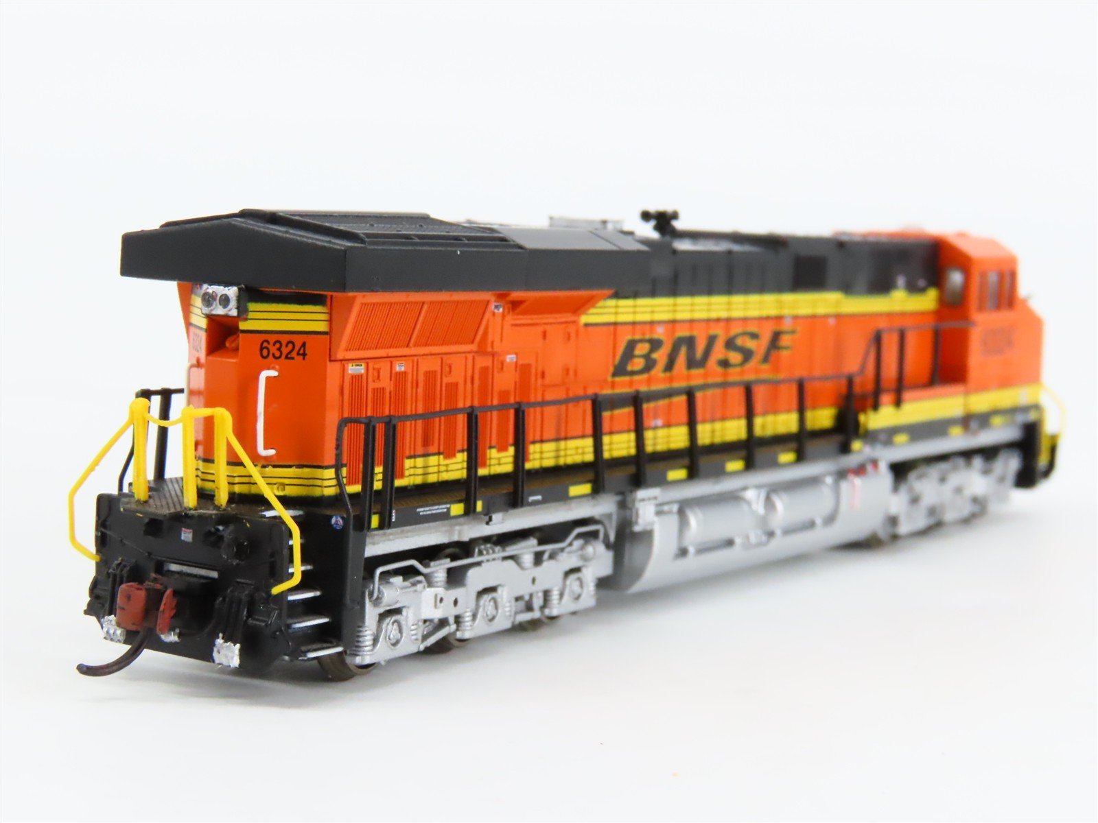 N Scale Broadway Limited BLI 7291 BNSF Railway GE ES44AC Diesel #6324 - Paragon4