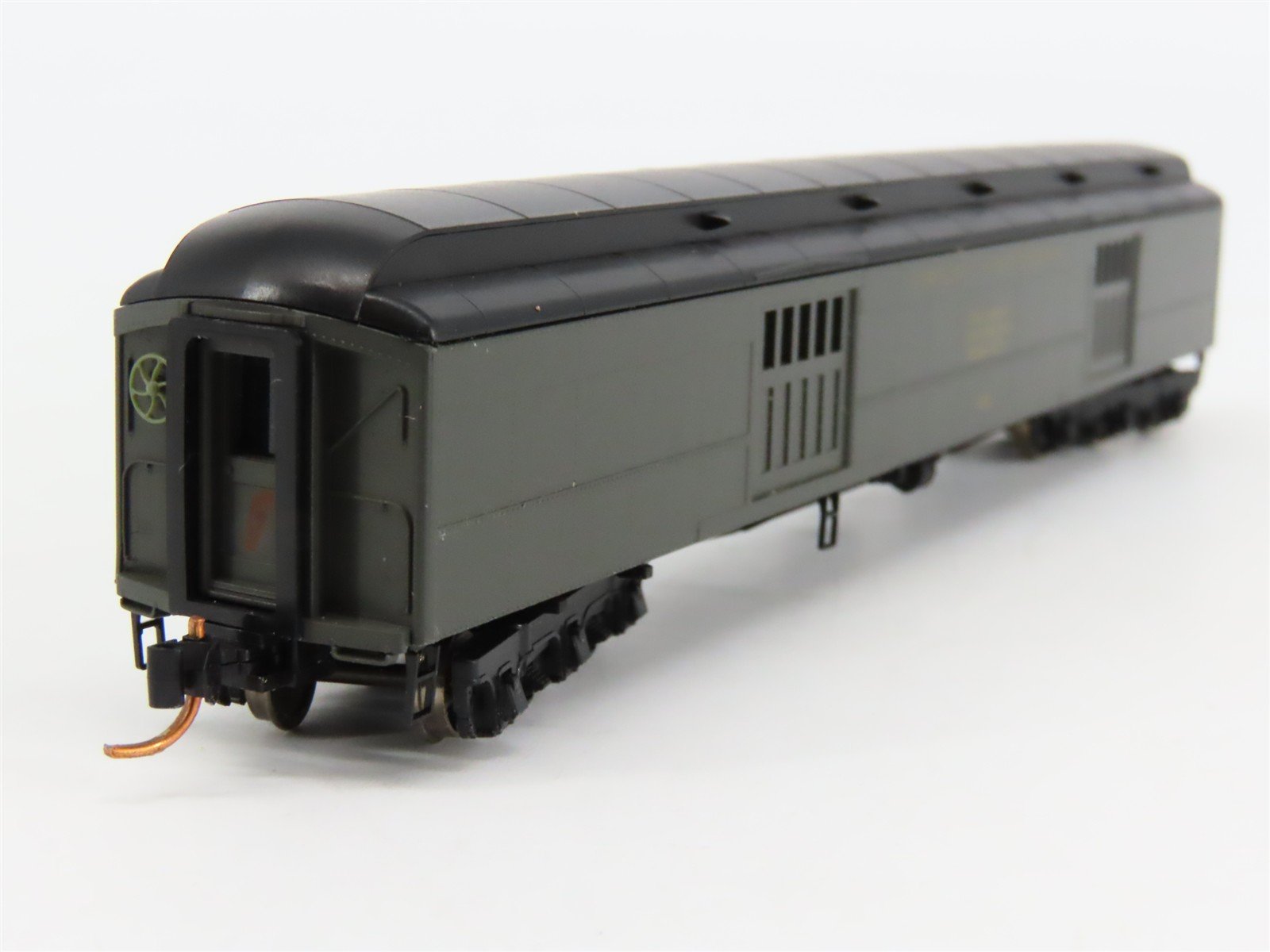 N Micro-Trains MTL 14700020 GN Great Northern Baggage Passenger #400 - Upgraded