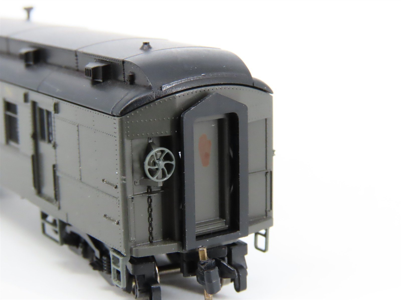 N Micro-Trains MTL 14000010 GN Great Northern RPO Passenger Car #35 - Upgraded