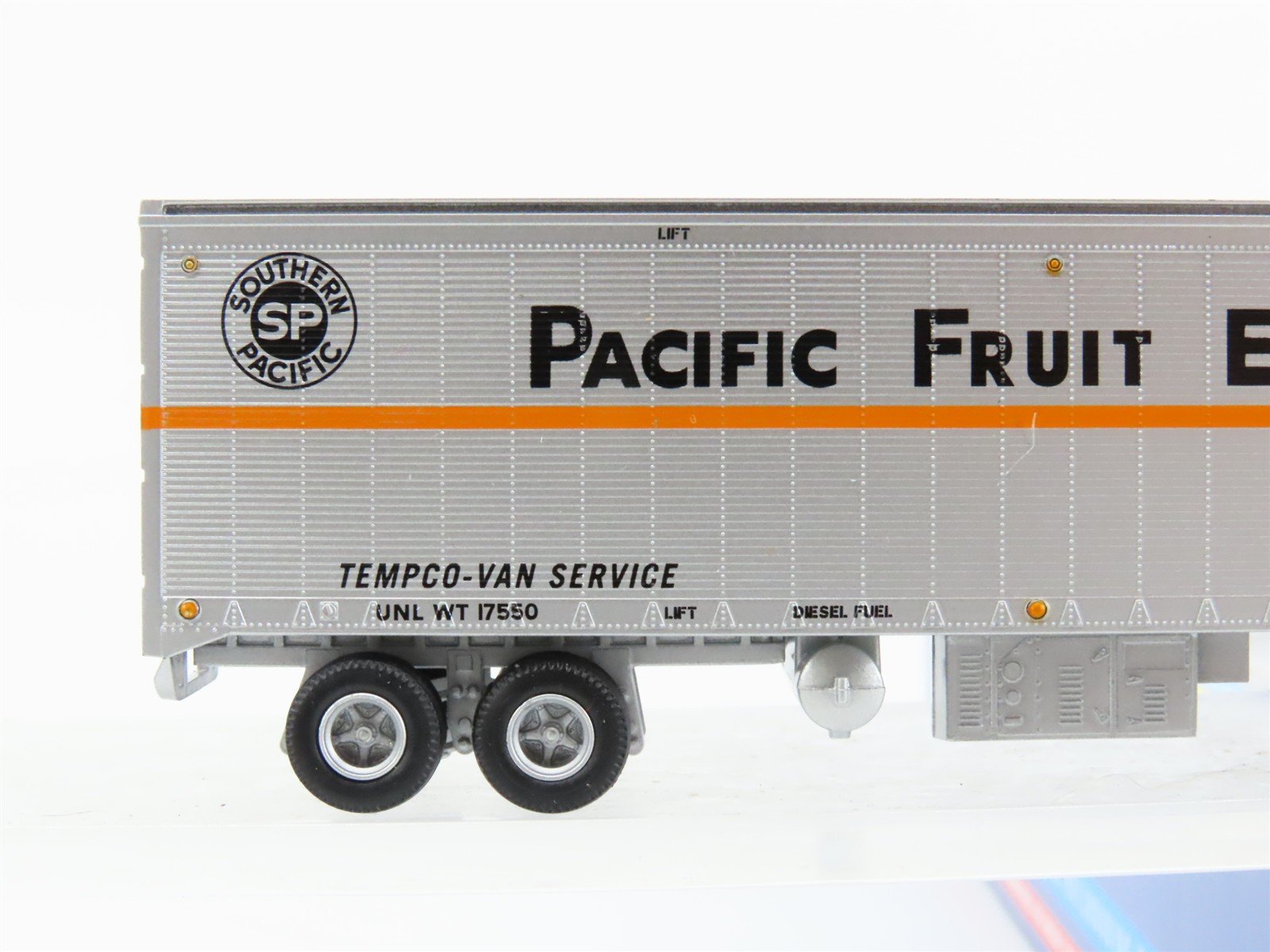 HO Scale Athearn 70488 SP UP PFE Pacific Fruit Express 40' Trailers (2-Pack)
