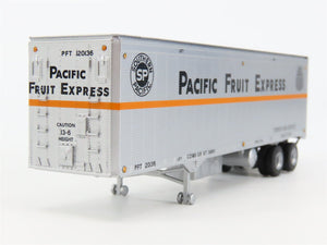 HO Scale Athearn 70488 SP UP PFE Pacific Fruit Express 40' Trailers (2-Pack)