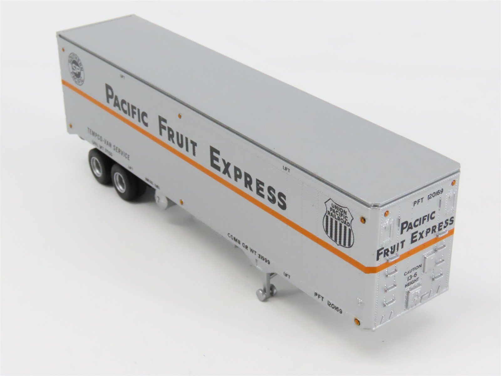 HO Scale Athearn 70488 SP UP PFE Pacific Fruit Express 40' Trailers (2-Pack)