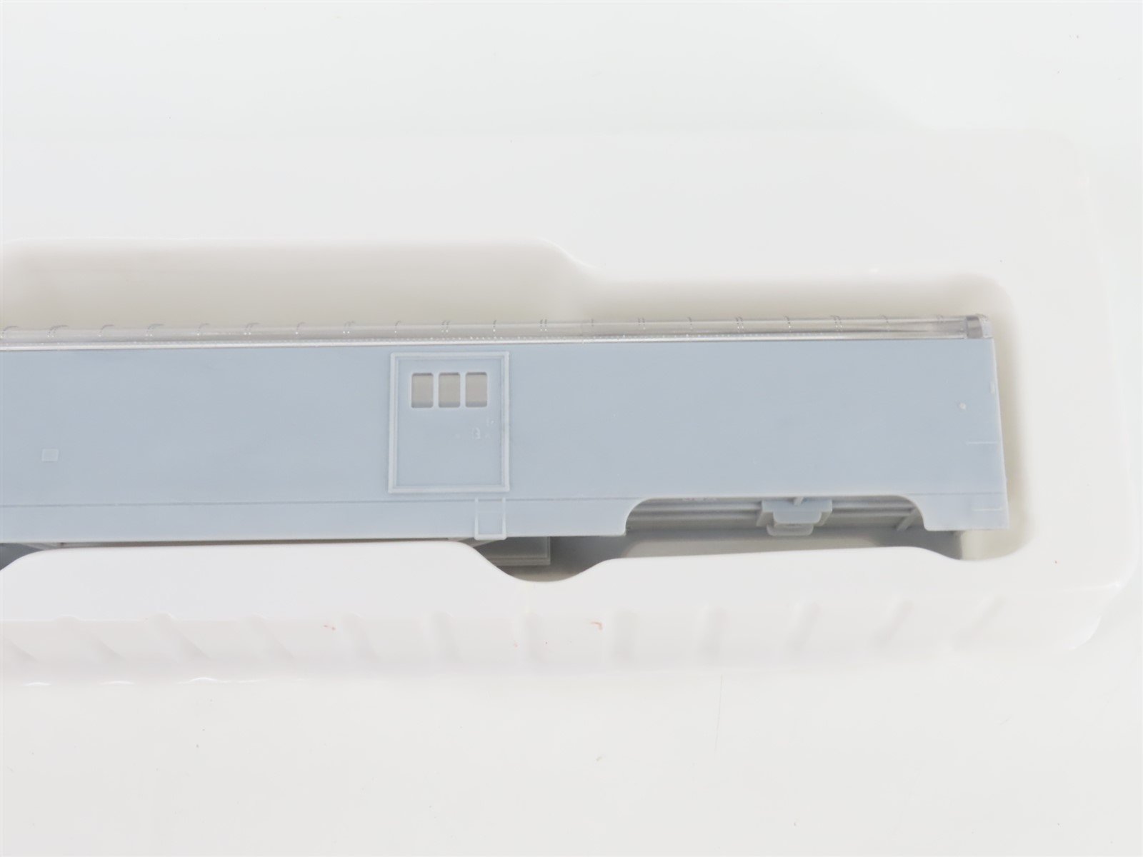 HO Scale Con-Cor Kit 0001-000920 Undecorated 72' RPO Passenger Car