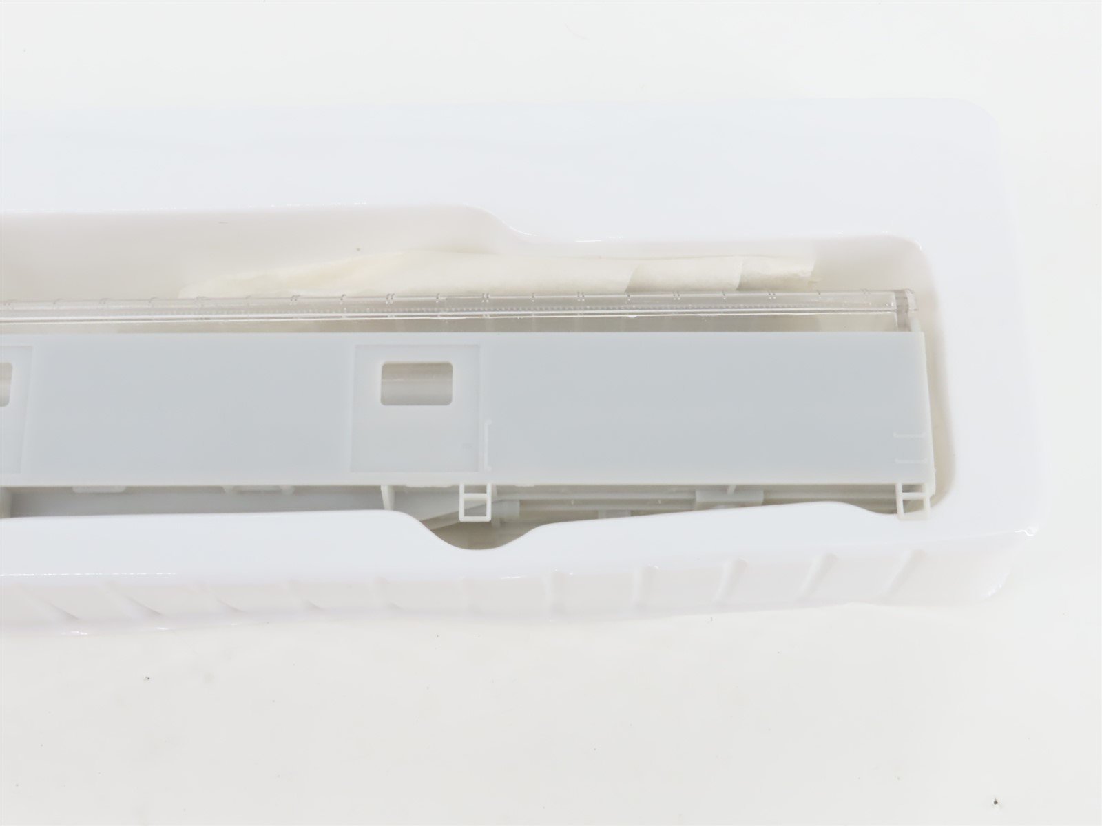 HO Scale Con-Cor Kit 0001-001020 Undecorated 72' Full Baggage Passenger Car