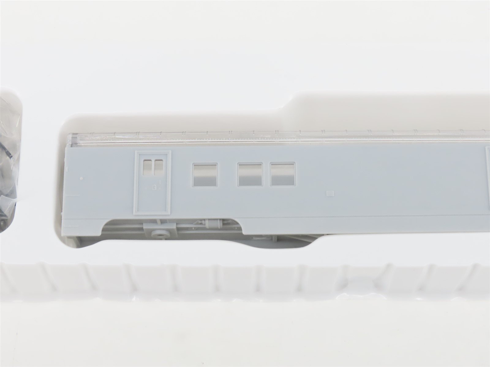 HO Scale Con-Cor Kit 0001-000920 Undecorated 72' RPO Passenger Car