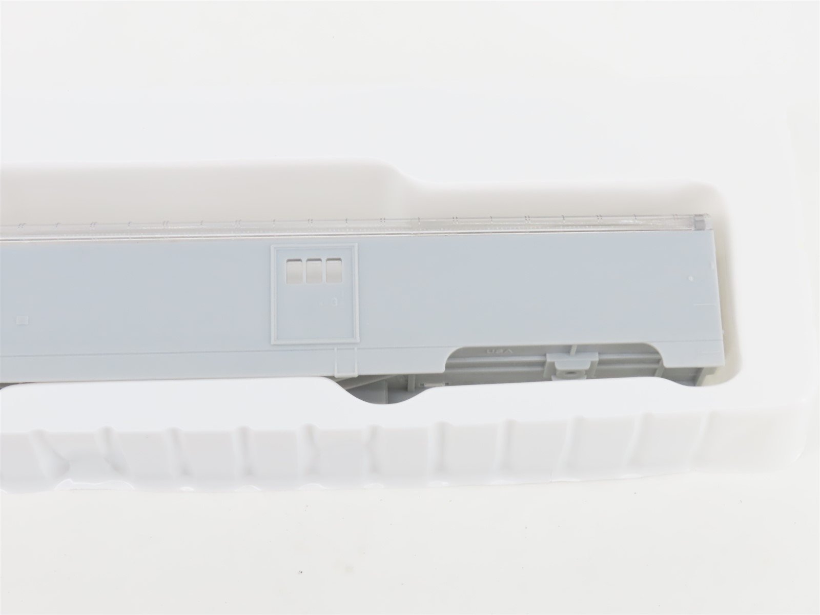 HO Scale Con-Cor Kit 0001-000920 Undecorated 72' RPO Passenger Car