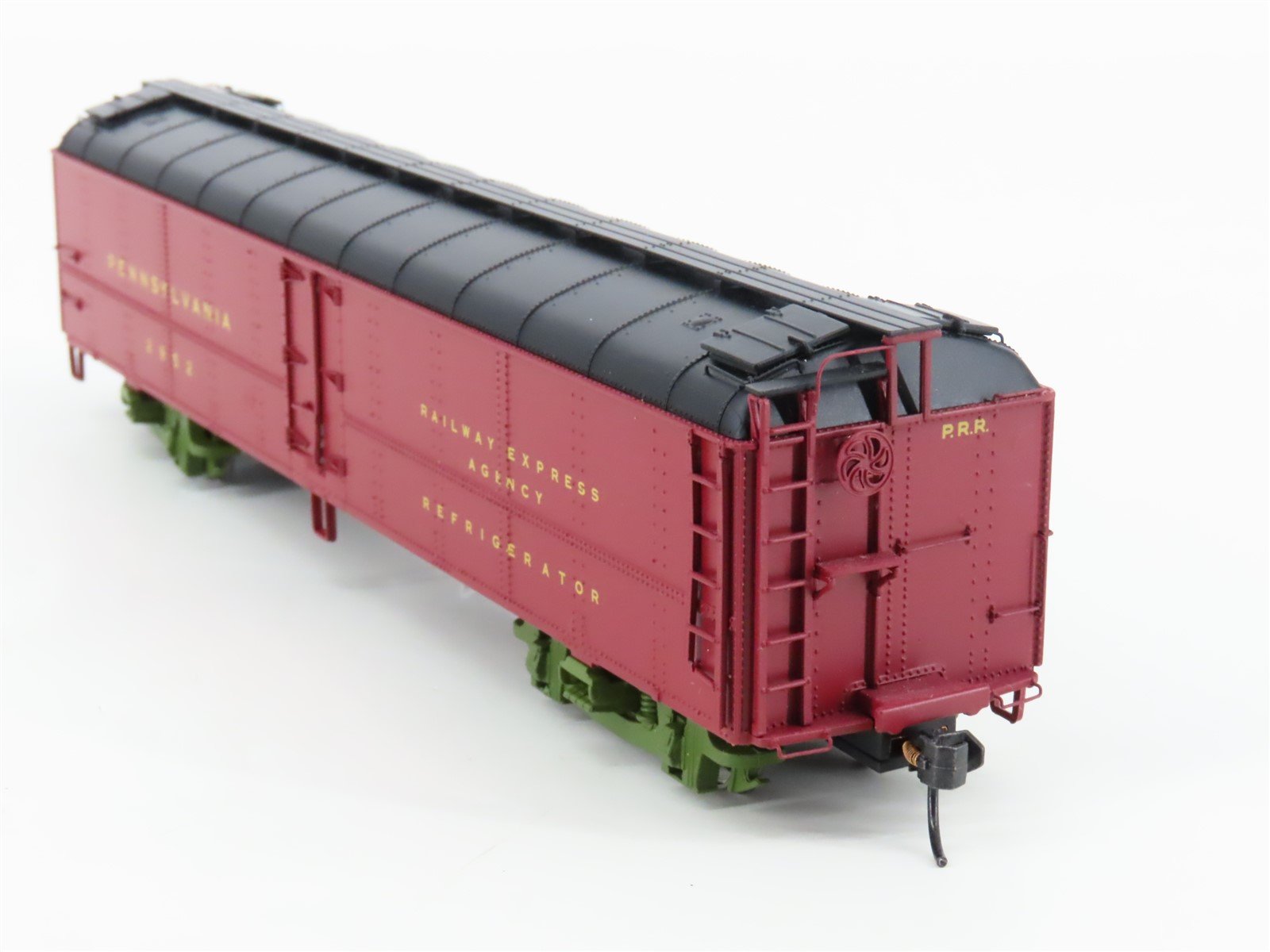 HO Scale Walthers PRR Pennsylvania REA Express Steel Reefer #2952