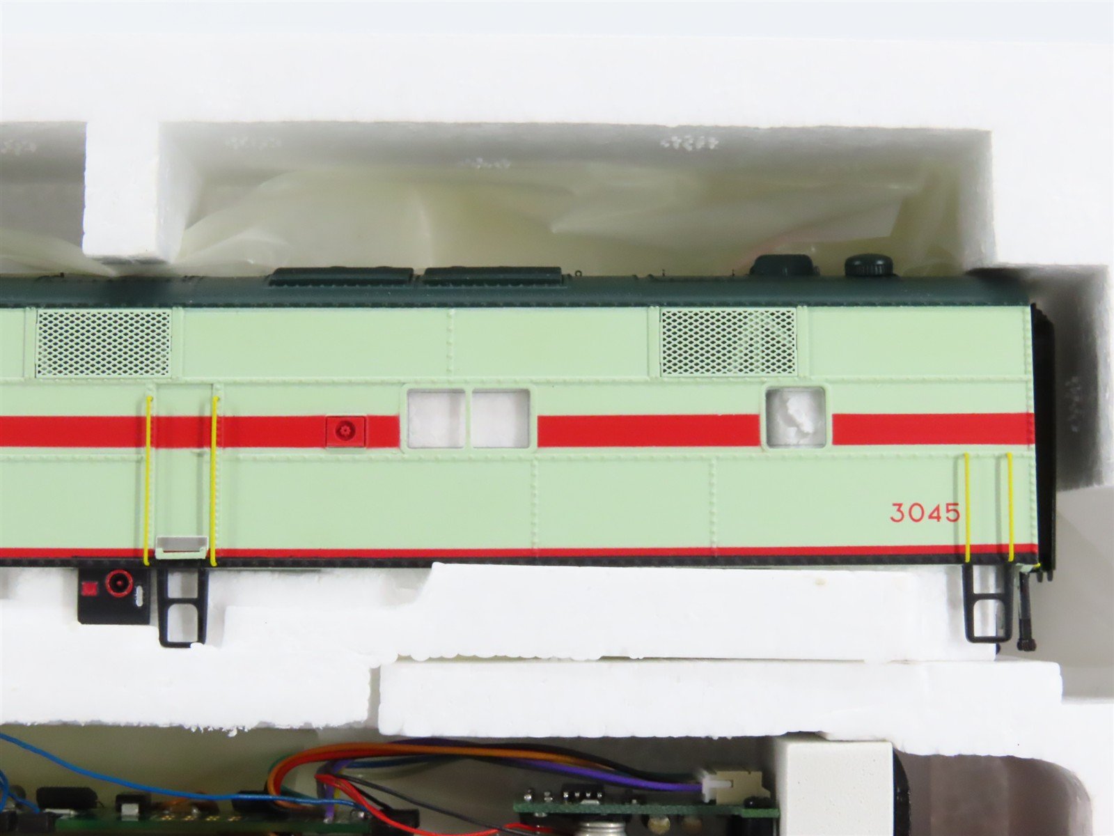 HO Scale Proto 2000 920-47966 SAL Seaboard Air Line E7A Diesel Loco #3045