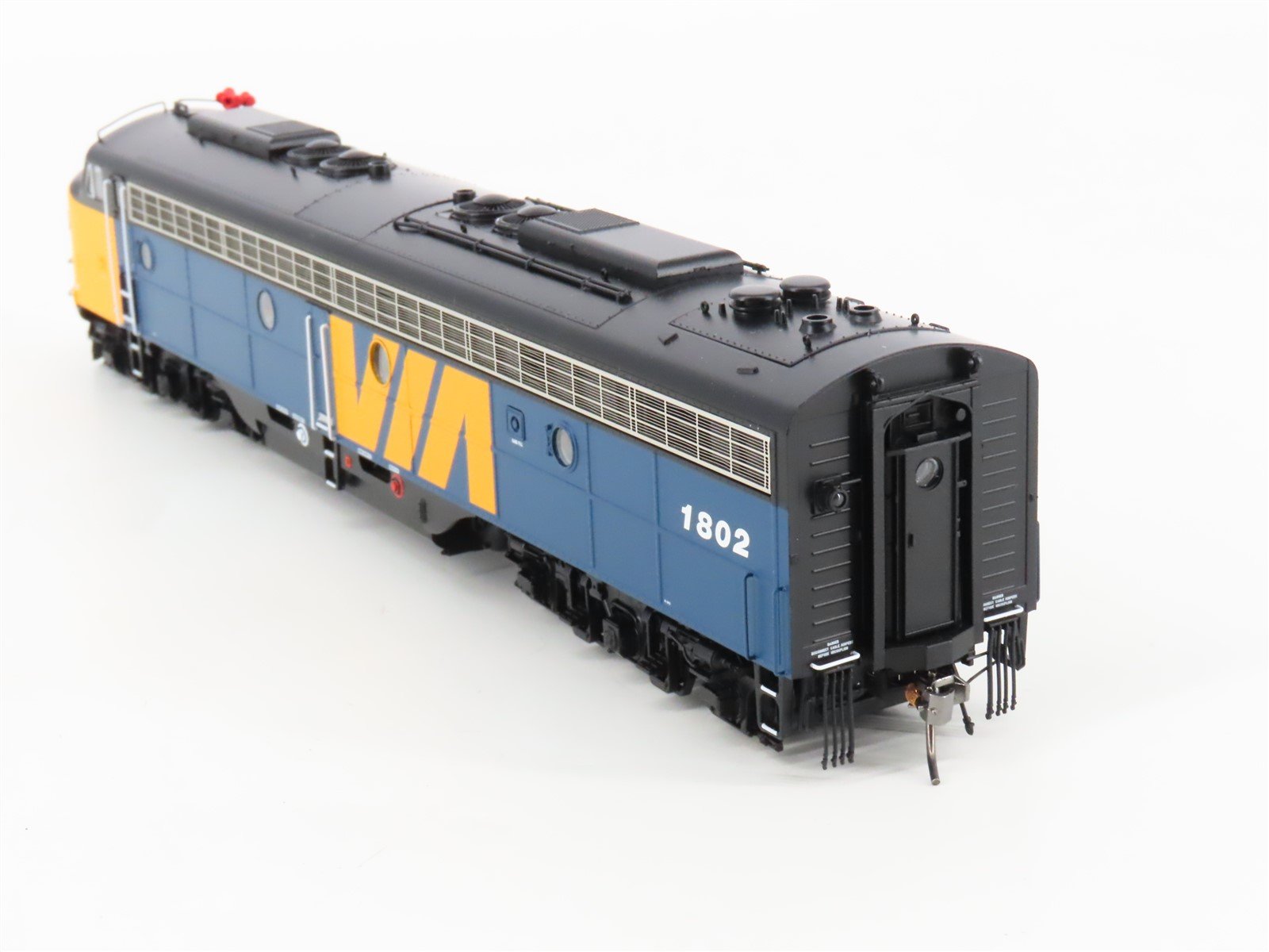 HO Scale Rapido 28044 VIA Rail Canada E8A Diesel Locomotive #1802