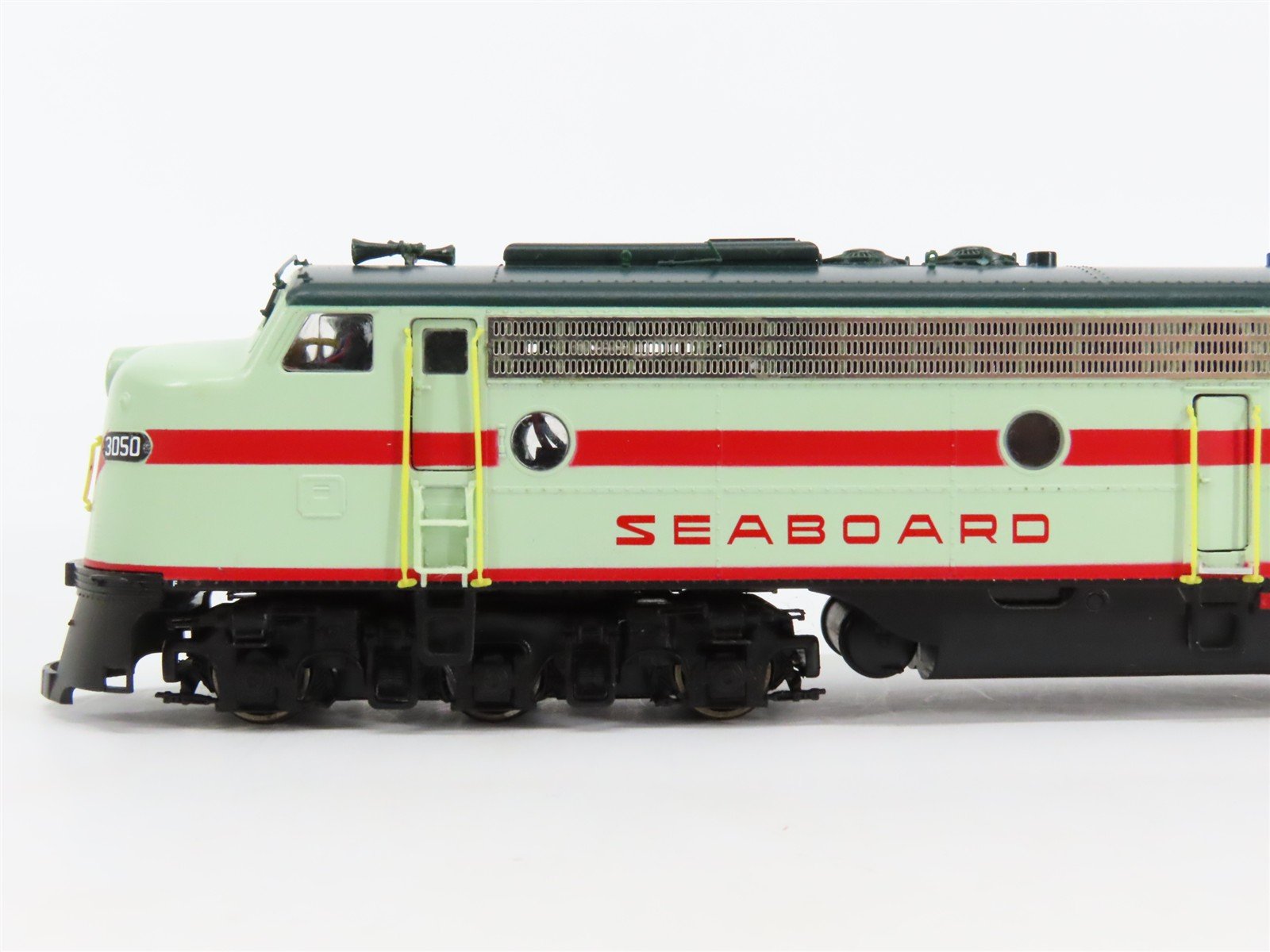 HO Scale Proto 2000 SAL Seaboard Air Line EMD E8/9A Diesel Locomotive #3050