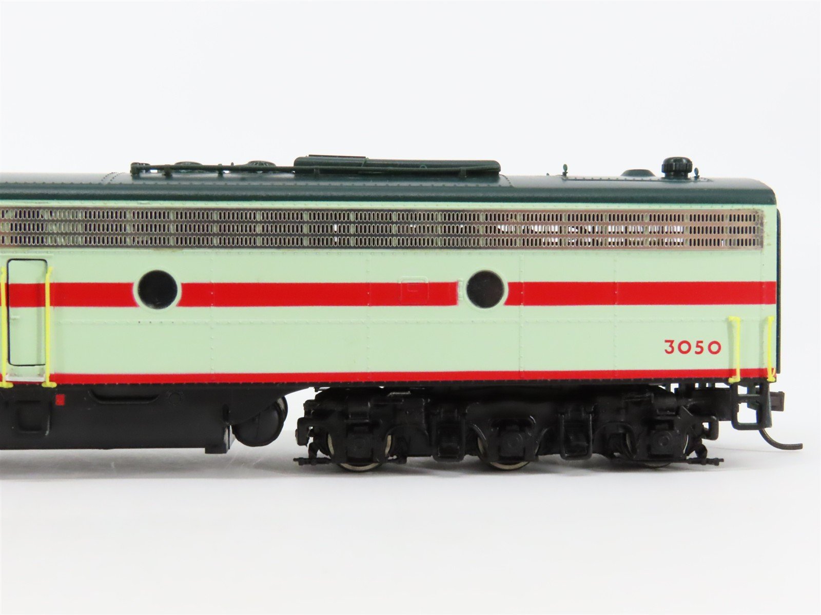 HO Scale Proto 2000 SAL Seaboard Air Line EMD E8/9A Diesel Locomotive #3050