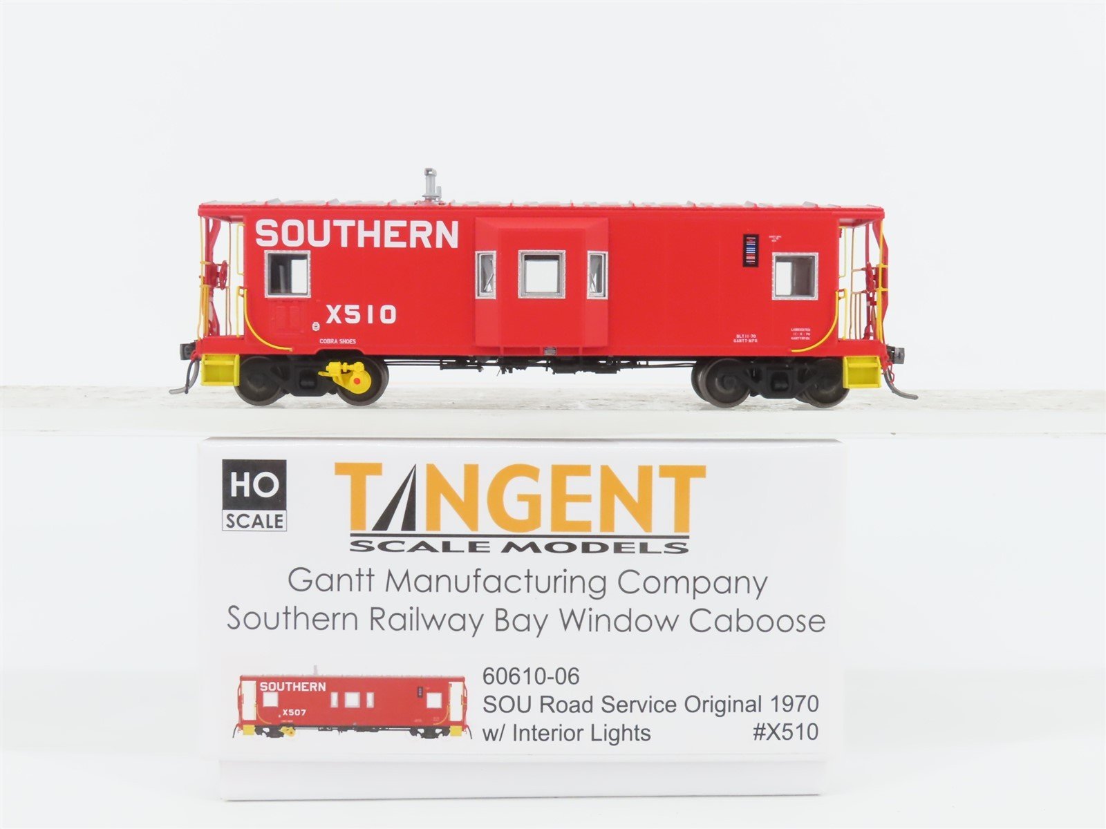 HO Scale Tangent 60610-06 SOU Southern Railway Bay Window Caboose #X510 w/Lights