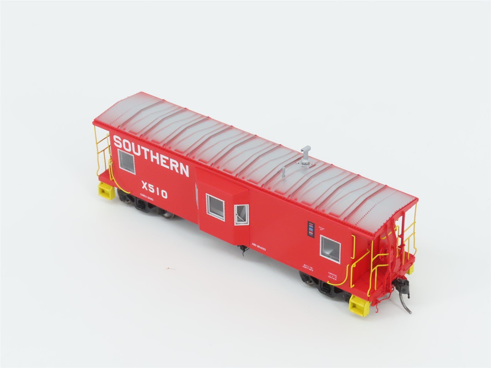 HO Scale Tangent 60610-06 SOU Southern Railway Bay Window Caboose #X510 w/Lights