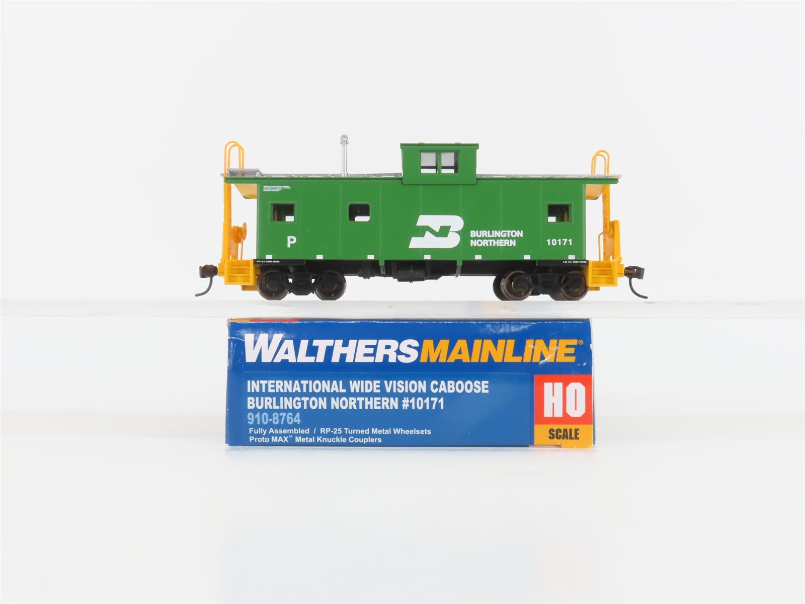 HO Scale Walthers Mainline 910-8764 BN Int'l Wide Vision Caboose #10171