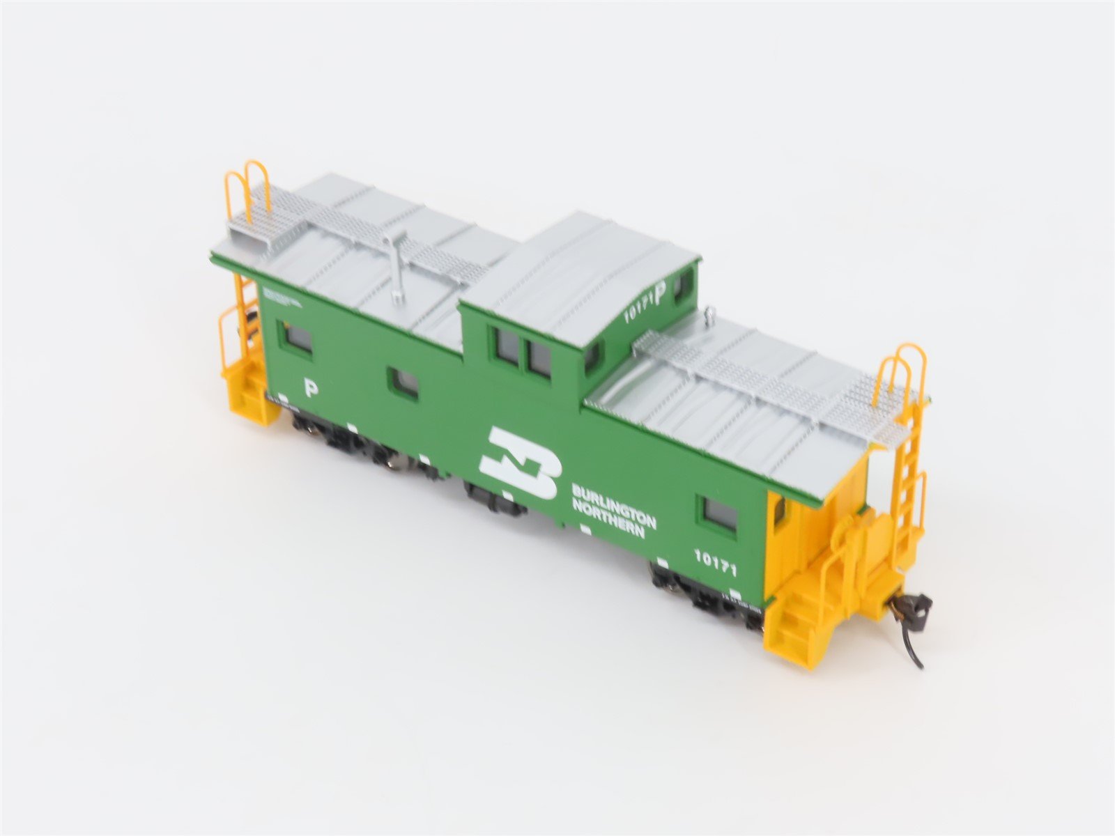 HO Scale Walthers Mainline 910-8764 BN Int'l Wide Vision Caboose #10171