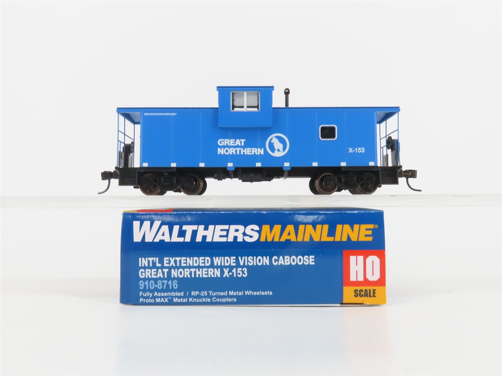 HO Walthers Mainline 910-8716 GN Big Sky Blue Int'l Extended Wide Vision Caboose