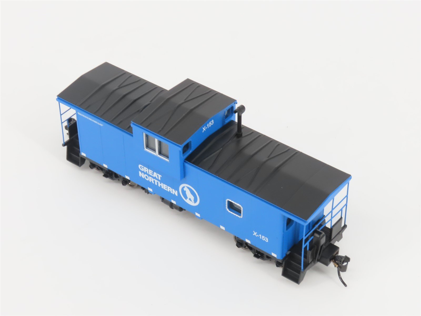 HO Walthers Mainline 910-8716 GN Big Sky Blue Int'l Extended Wide Vision Caboose