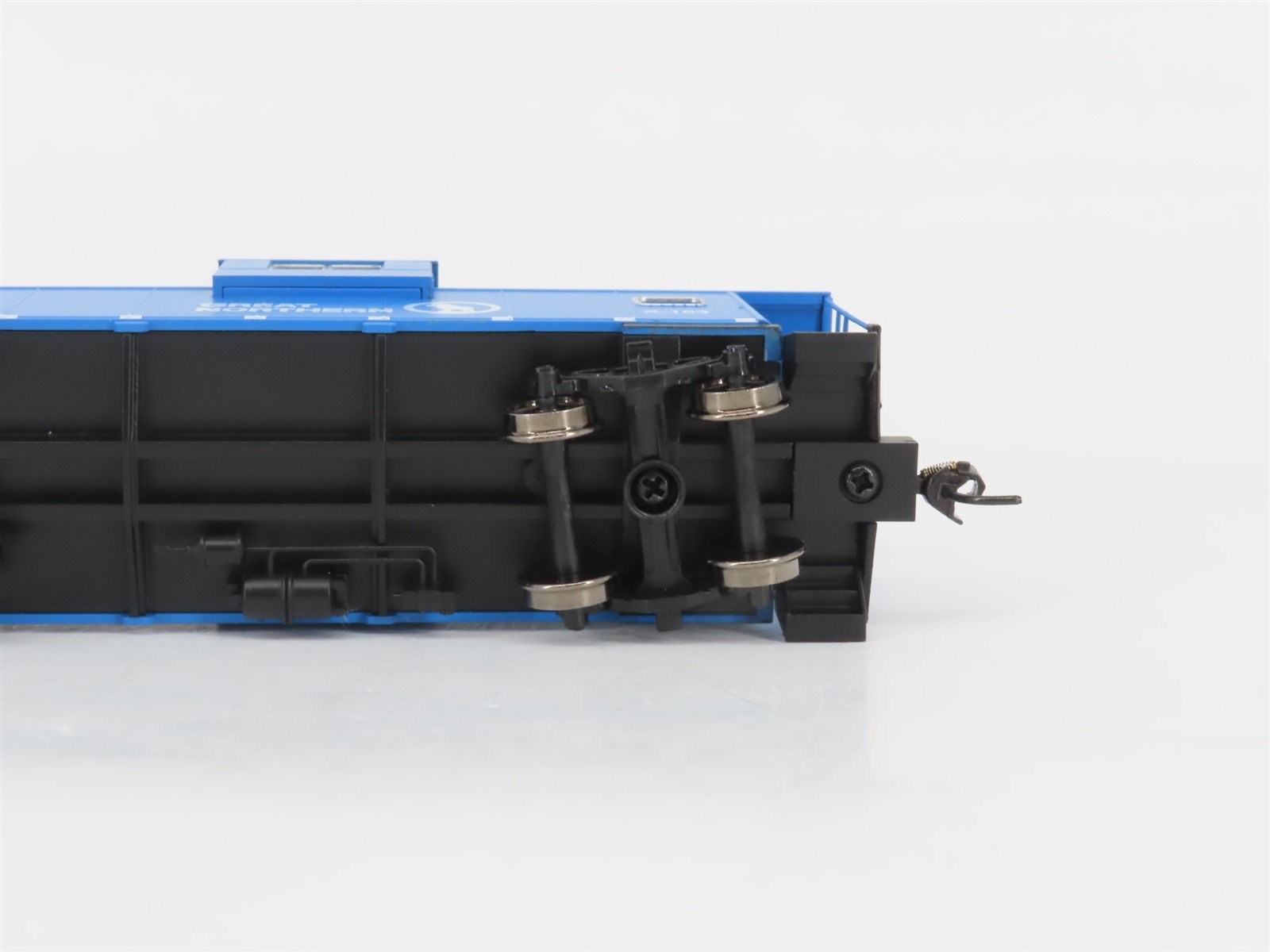 HO Walthers Mainline 910-8716 GN Big Sky Blue Int'l Extended Wide Vision Caboose