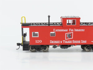 HO Scale Walthers Mainline 910-8765 DTS International Wide Vision Caboose #120