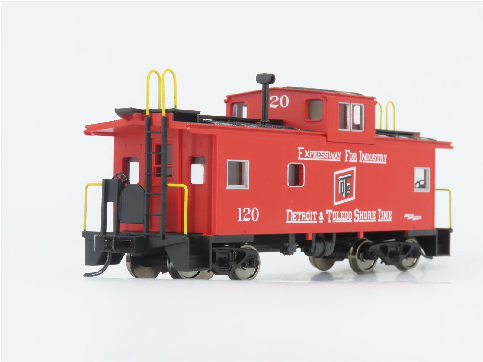 HO Scale Walthers Mainline 910-8765 DTS International Wide Vision Caboose #120