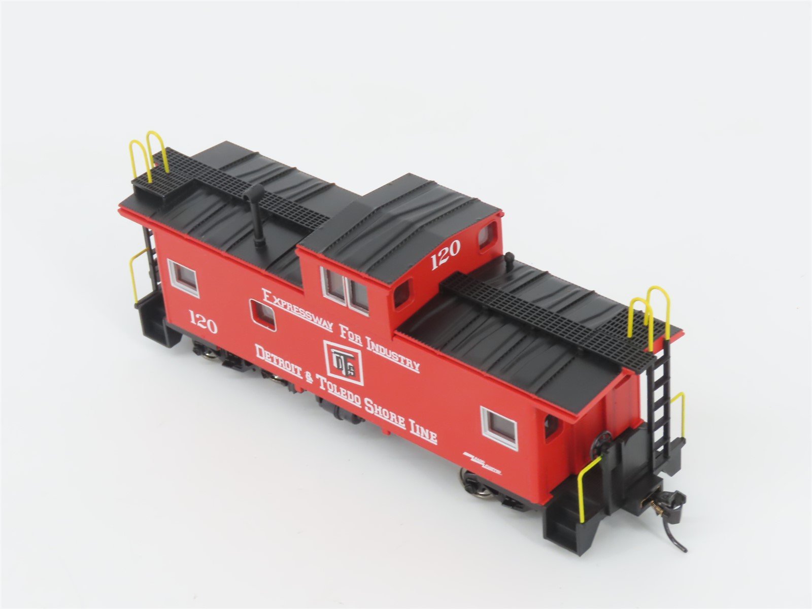 HO Scale Walthers Mainline 910-8765 DTS International Wide Vision Caboose #120