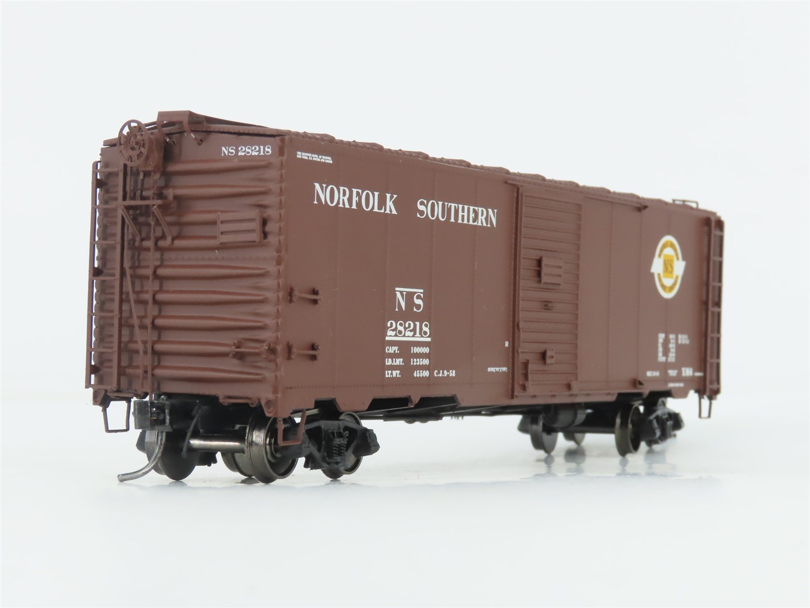 HO Scale InterMountain 45788-06 NS Norfolk Southern 40' 1937 AAR Box Car #28218