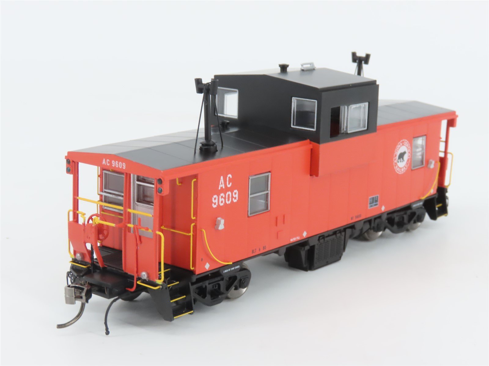 HO Scale Rapido 110139 AC Algoma Central Angus Wide Vision Caboose #9609