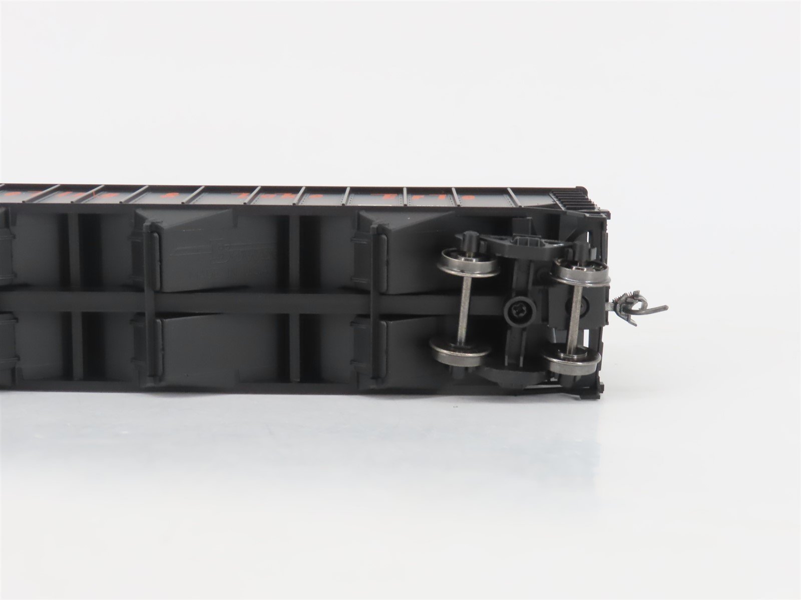 HO Scale Bowser Stewart Hobbies 40662 WE Wheeling & Lake Erie 3-Bay Hopper #510