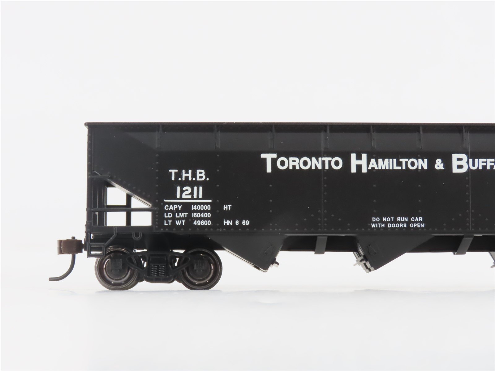 HO Bowser Executive Line Stewart Hobbies 40326 TH&B 3-Bay Open Hopper #1211