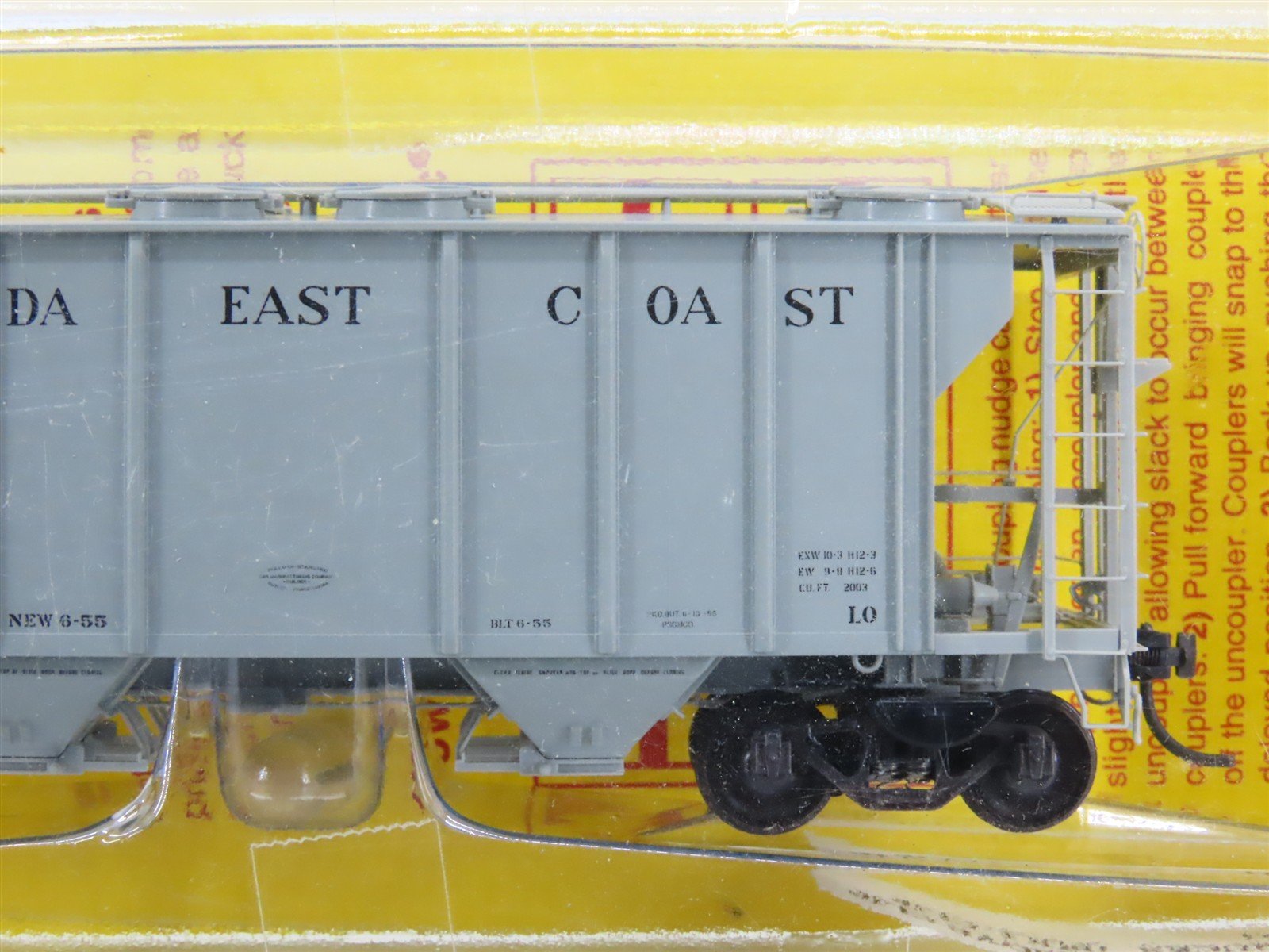 HO Scale Kadee 8610 FEC Florida East Coast 2-Bay Covered Hopper #14085 - Sealed