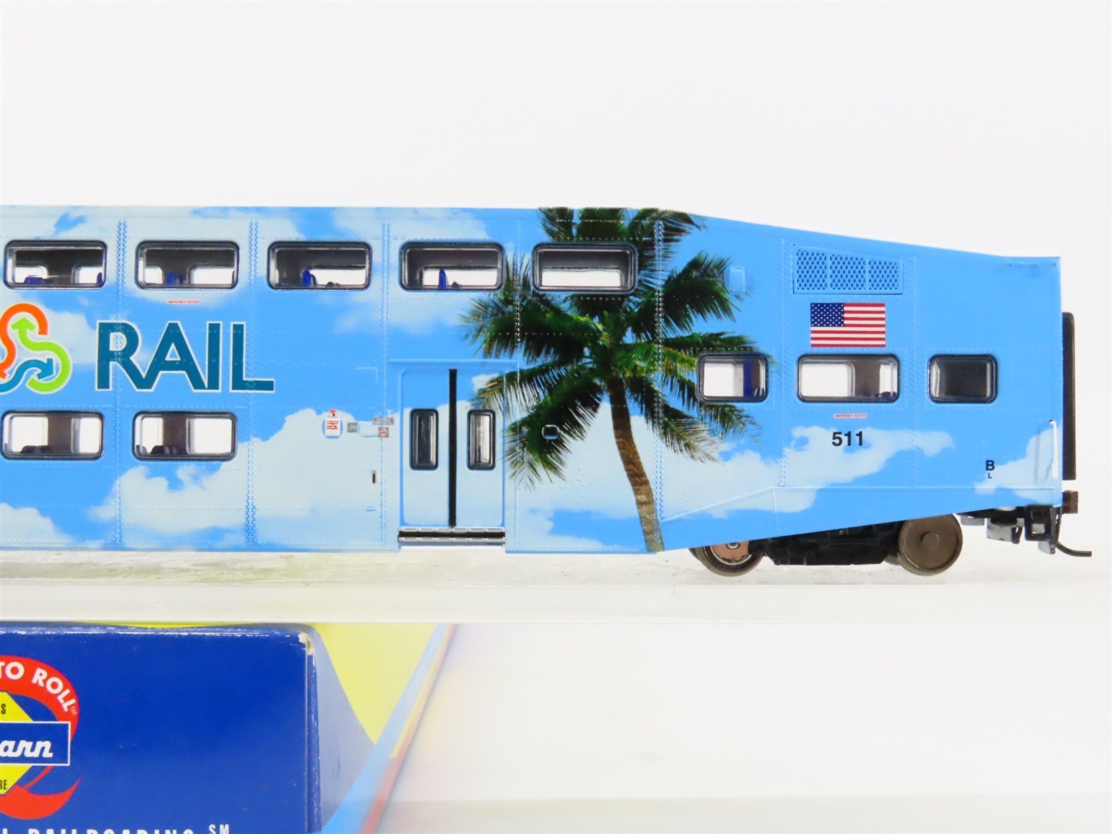 HO Scale Athearn 25506 TRIRAIL Bombardier Control Passenger Car #511