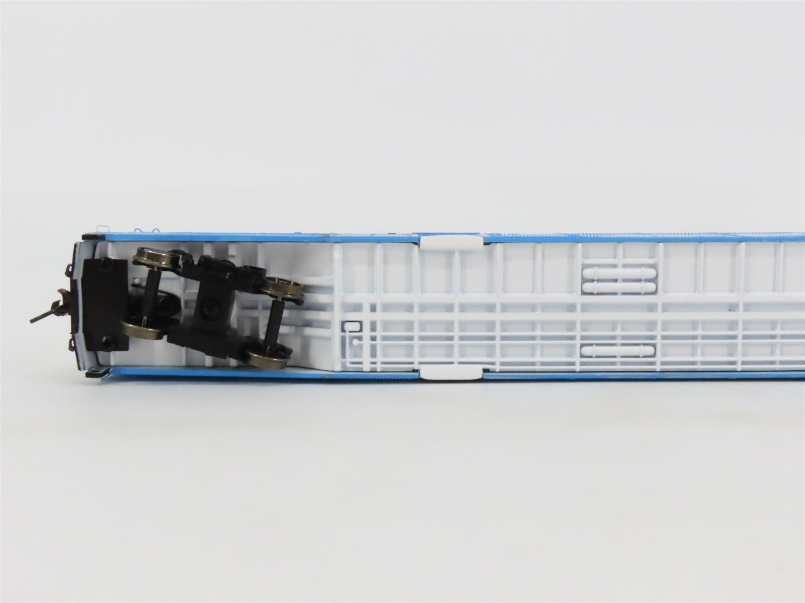 HO Scale Athearn 25506 TRIRAIL Bombardier Control Passenger Car #511