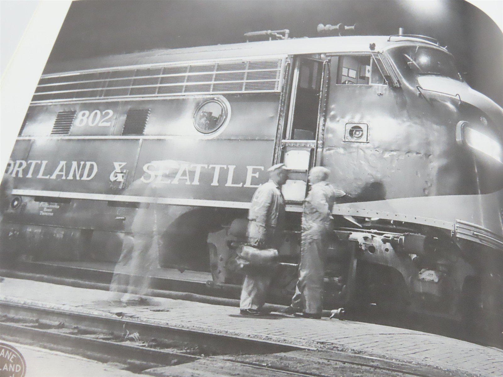 F Units: The Diesels That Did It by Jeff Wilson Â©2000 SC Book