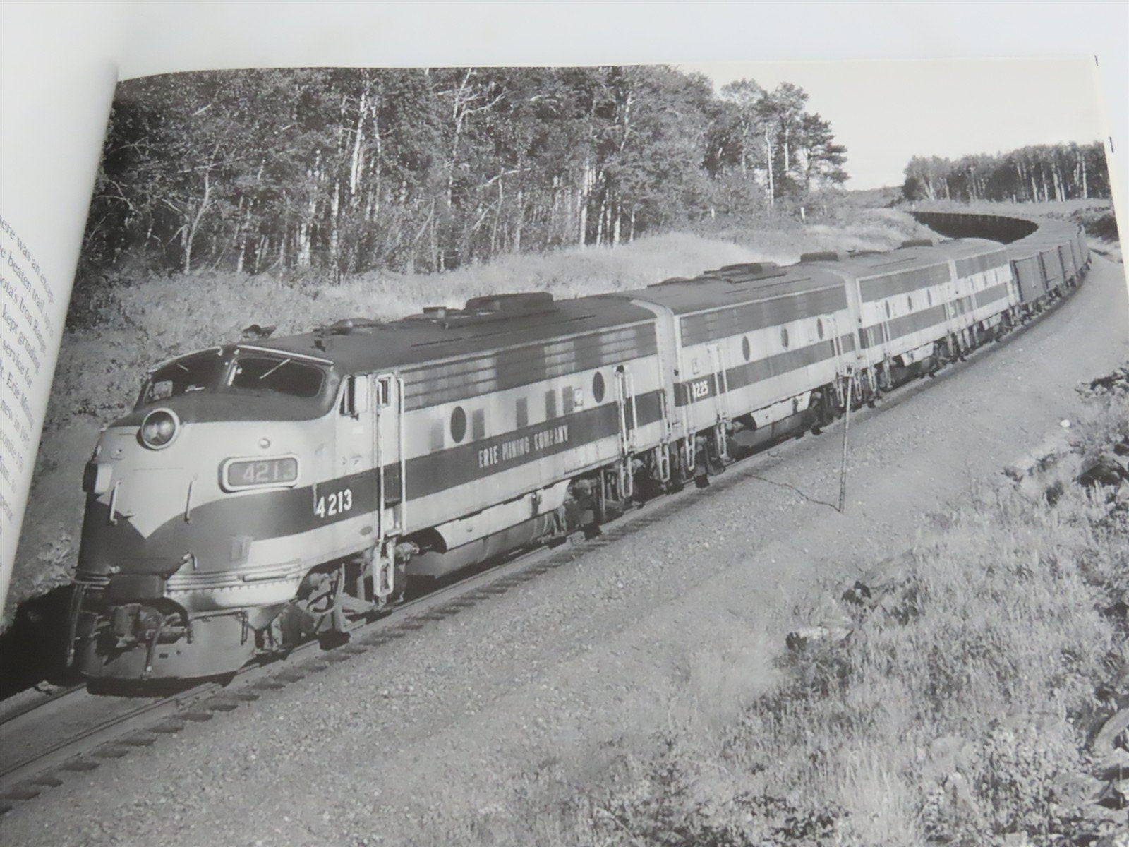 F Units: The Diesels That Did It by Jeff Wilson Â©2000 SC Book