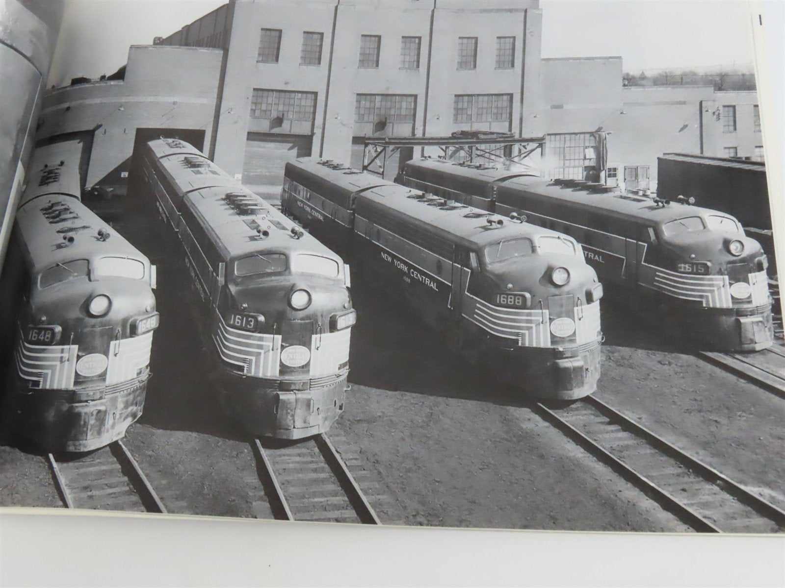 F Units: The Diesels That Did It by Jeff Wilson Â©2000 SC Book