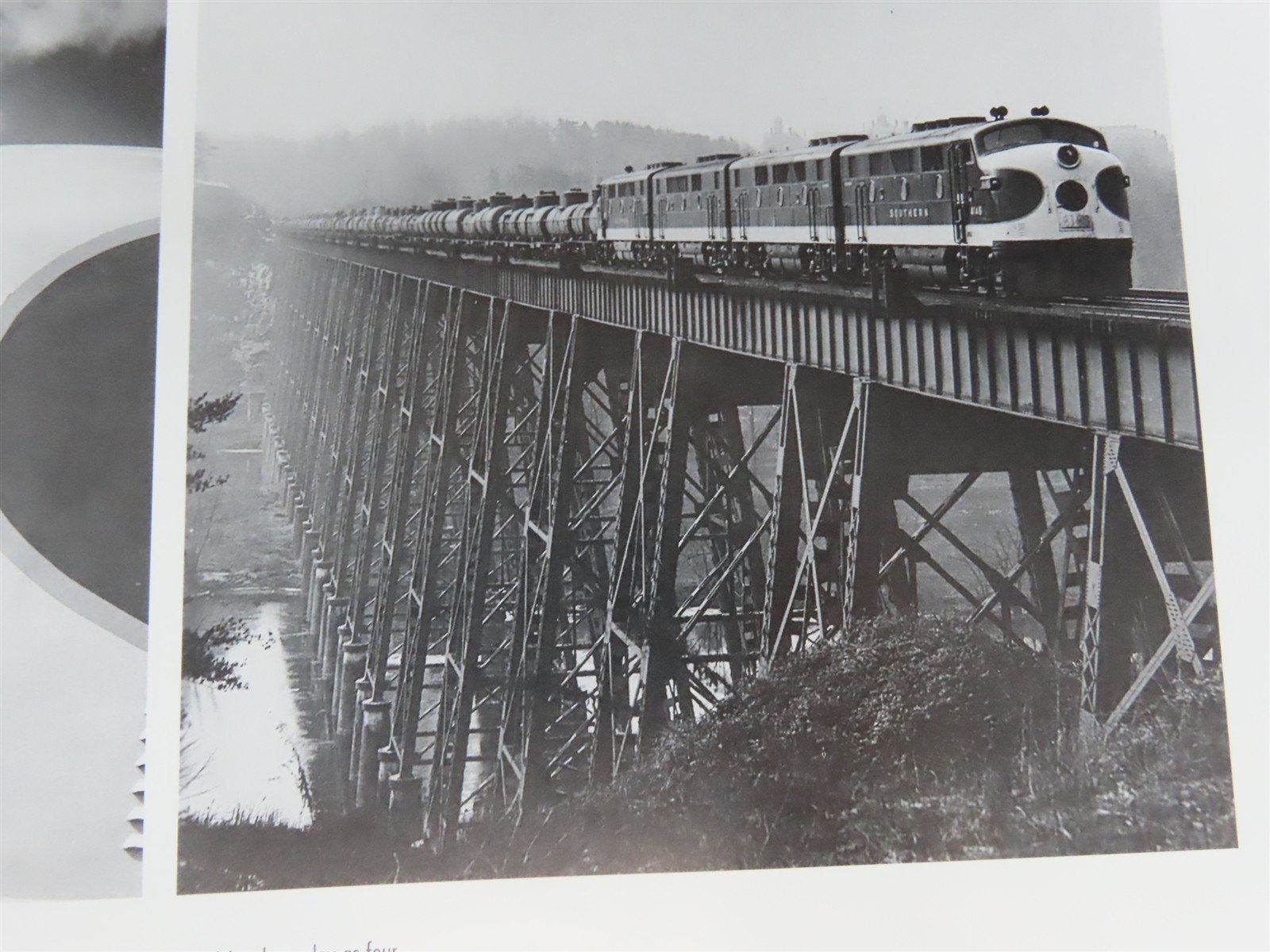 F Units: The Diesels That Did It by Jeff Wilson Â©2000 SC Book