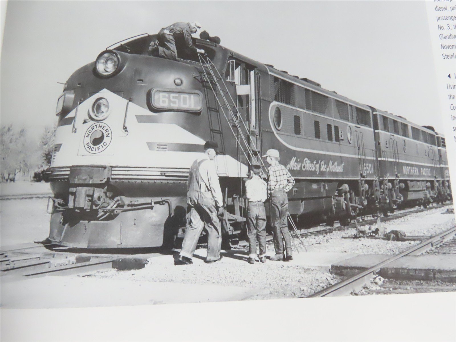 F Units: The Diesels That Did It by Jeff Wilson Â©2000 SC Book