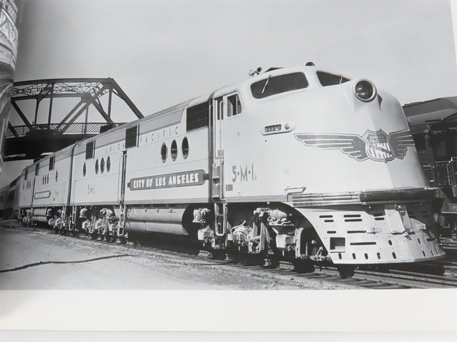 E Units: Electro-Motive's Classic Streamliners by Jeff Wilson Â©2002 SC Book