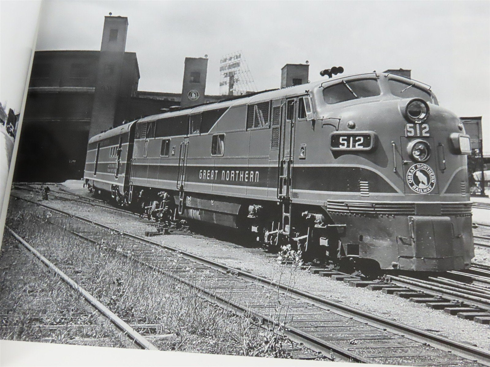 E Units: Electro-Motive's Classic Streamliners by Jeff Wilson Â©2002 SC Book