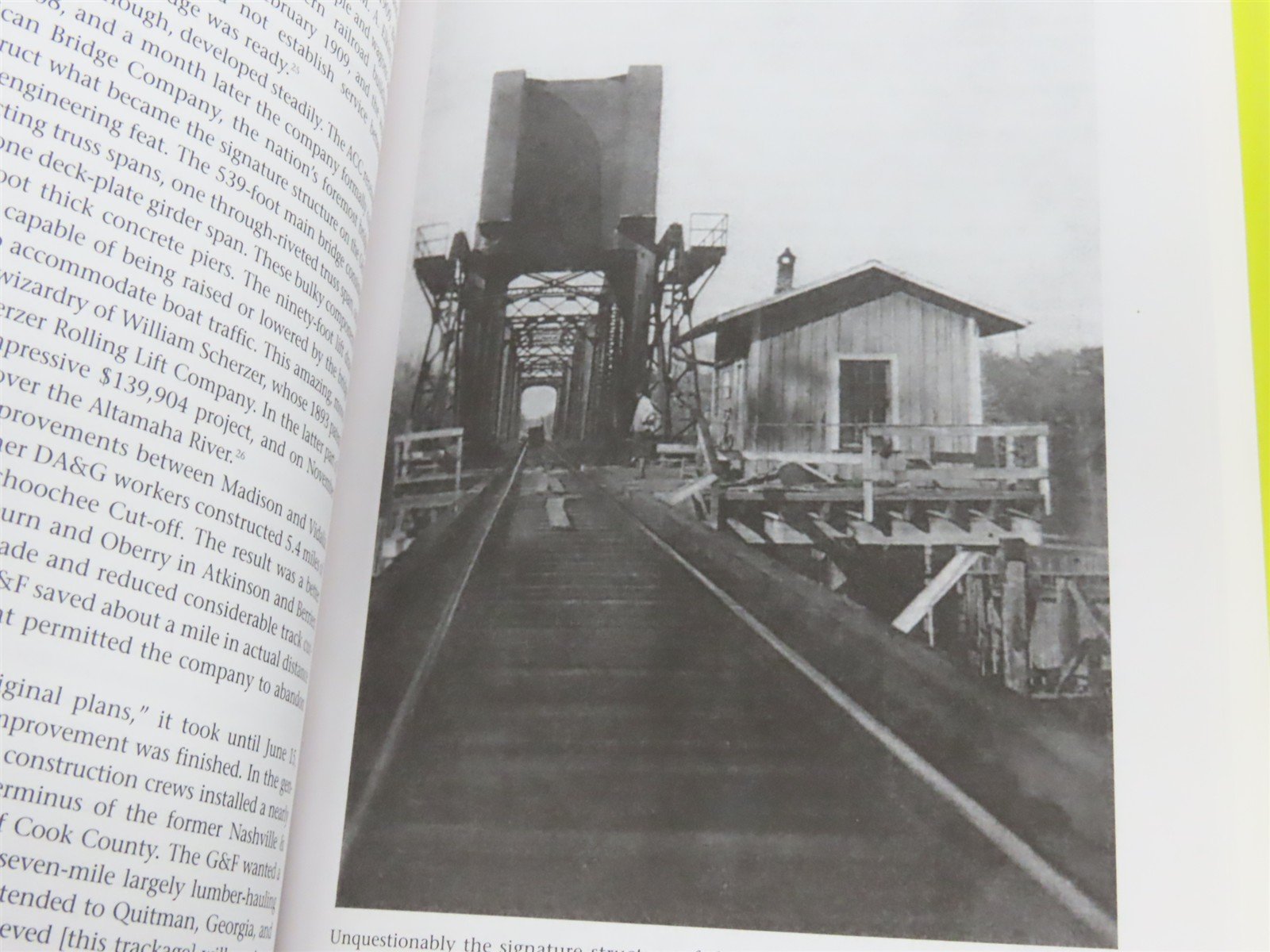 Rails through the Wiregrass by H. Roger Grant ©2006 HC Book