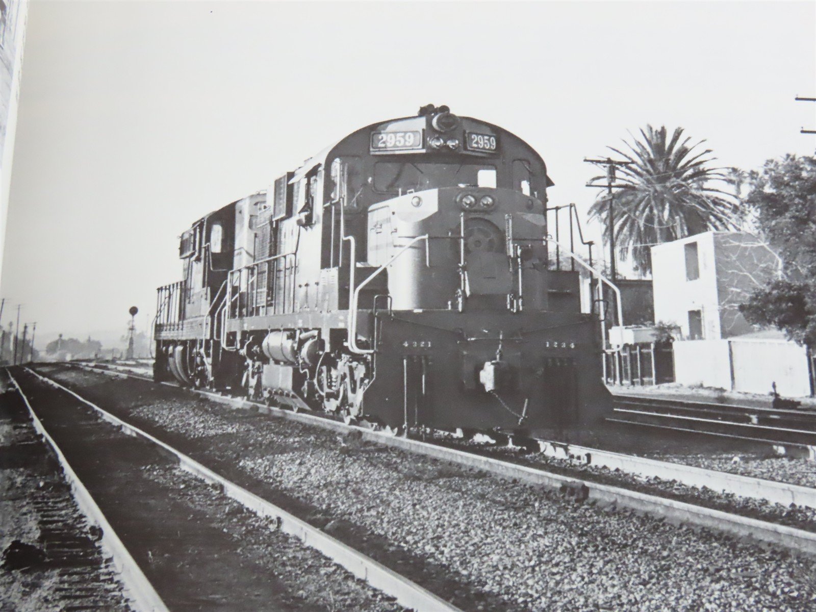 Southern Pacific Review 1978-79 by Joseph A. Strapac Â©1979 SC Book
