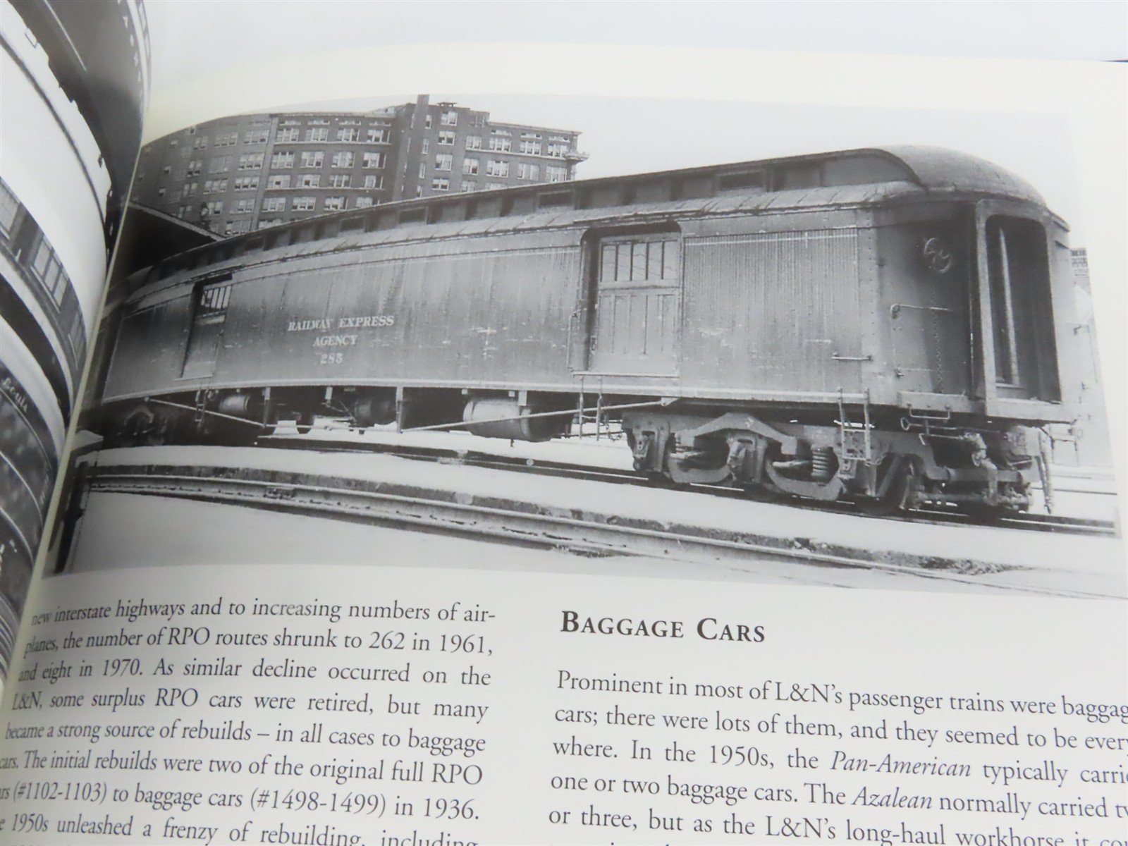 Louisville & Nashville Passenger Trains: The Pan-American Era ©1999 HC Book