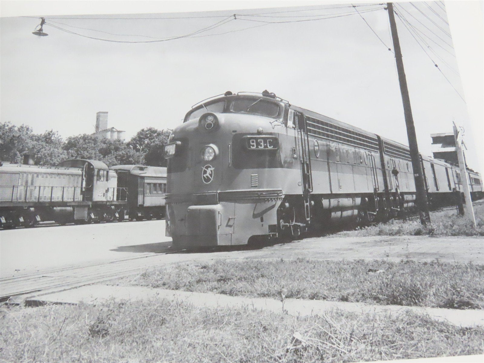 F Units: The Diesels That Did It by Jeff Wilson Â©2000 SC Book