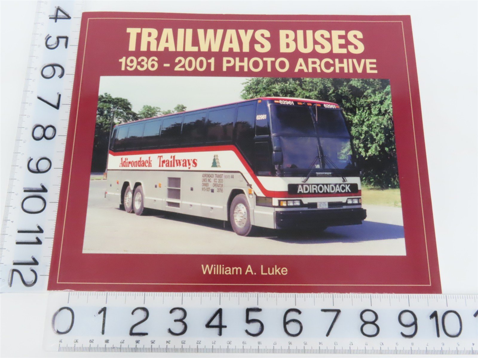 Trailways Buses 1936-2001 Photo Archive by William A. Luke Â©2000 SC Book
