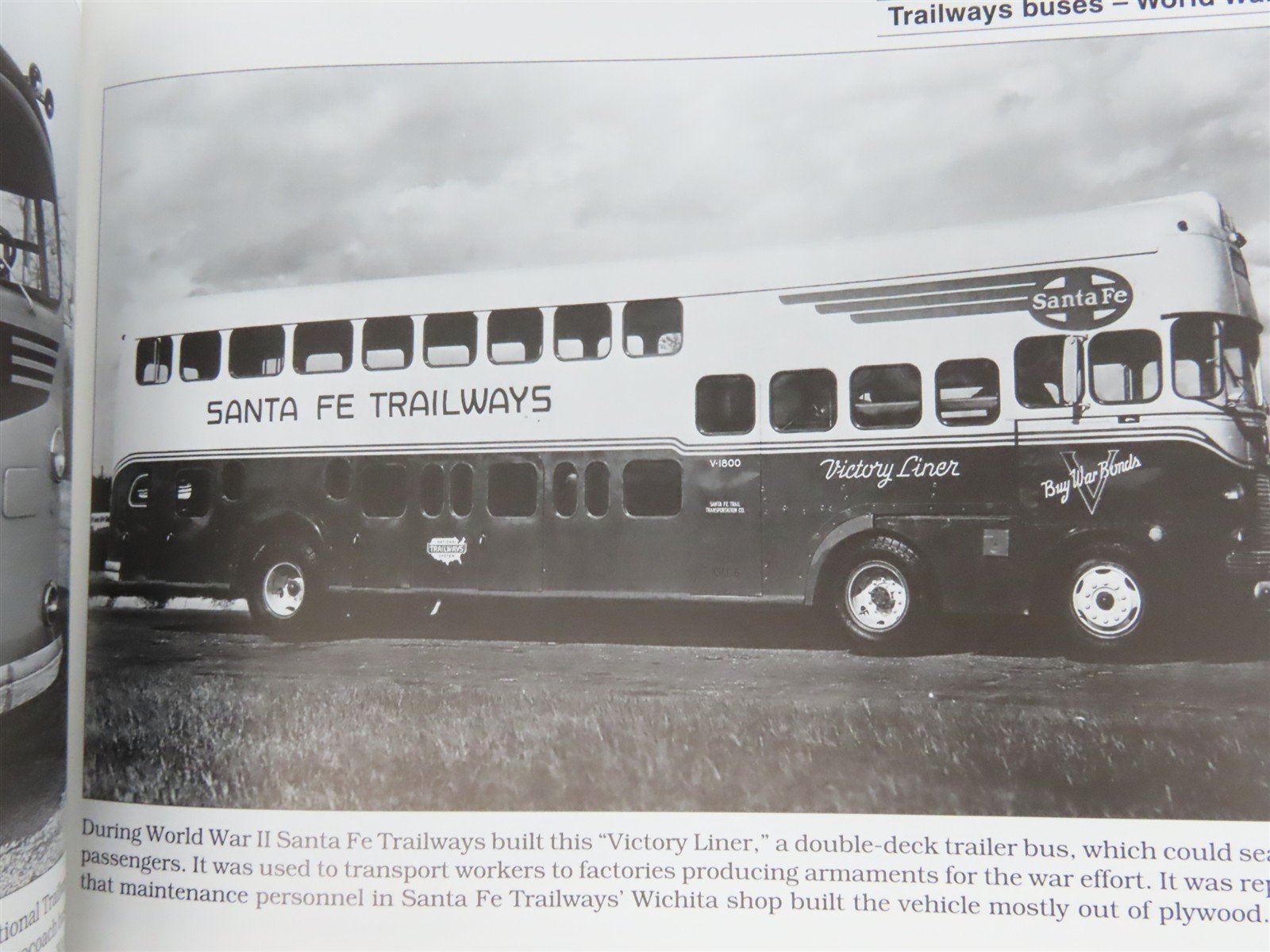 Trailways Buses 1936-2001 Photo Archive by William A. Luke Â©2000 SC Book