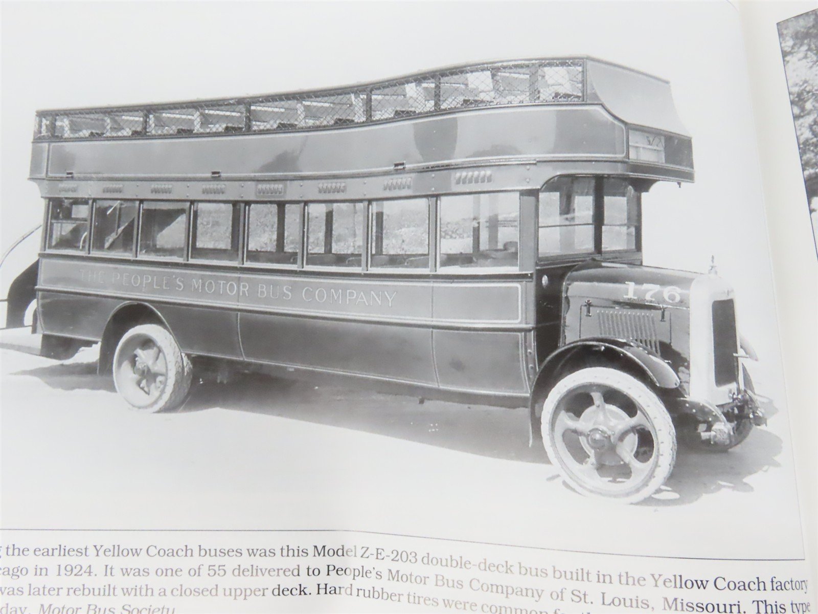 Yellow Coach Buses 1923-1943 Photo Archive by William A. Luke Â©2001 SC Book