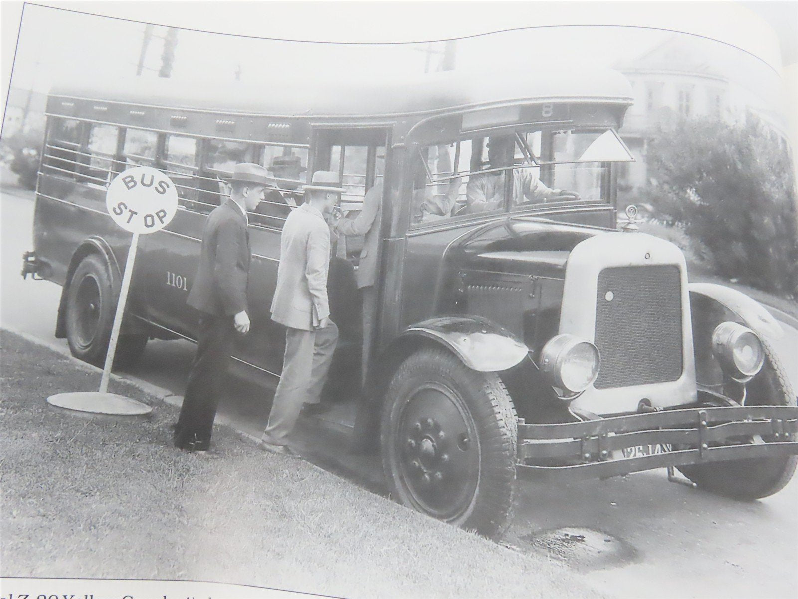 Yellow Coach Buses 1923-1943 Photo Archive by William A. Luke Â©2001 SC Book