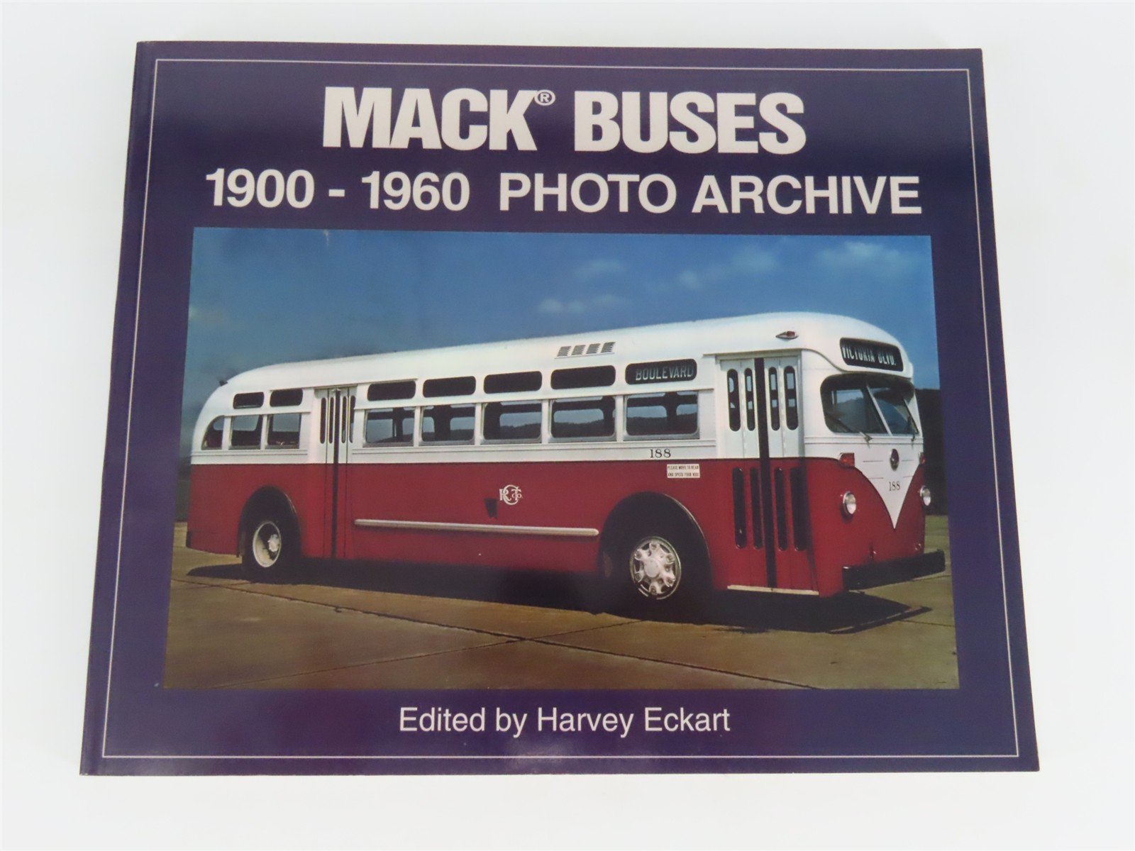Mack Buses 1900-1960 Photo Archive by Harvey Eckart ©2000 SC Book