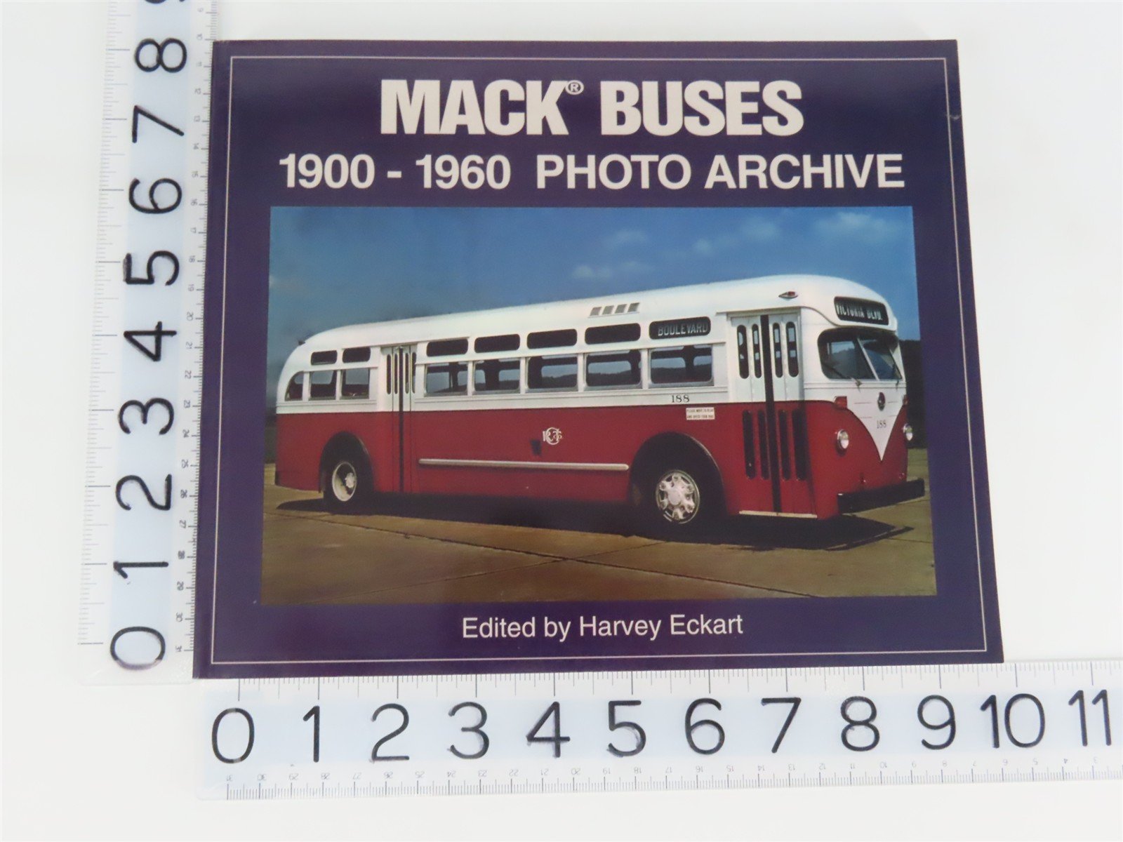 Mack Buses 1900-1960 Photo Archive by Harvey Eckart ©2000 SC Book