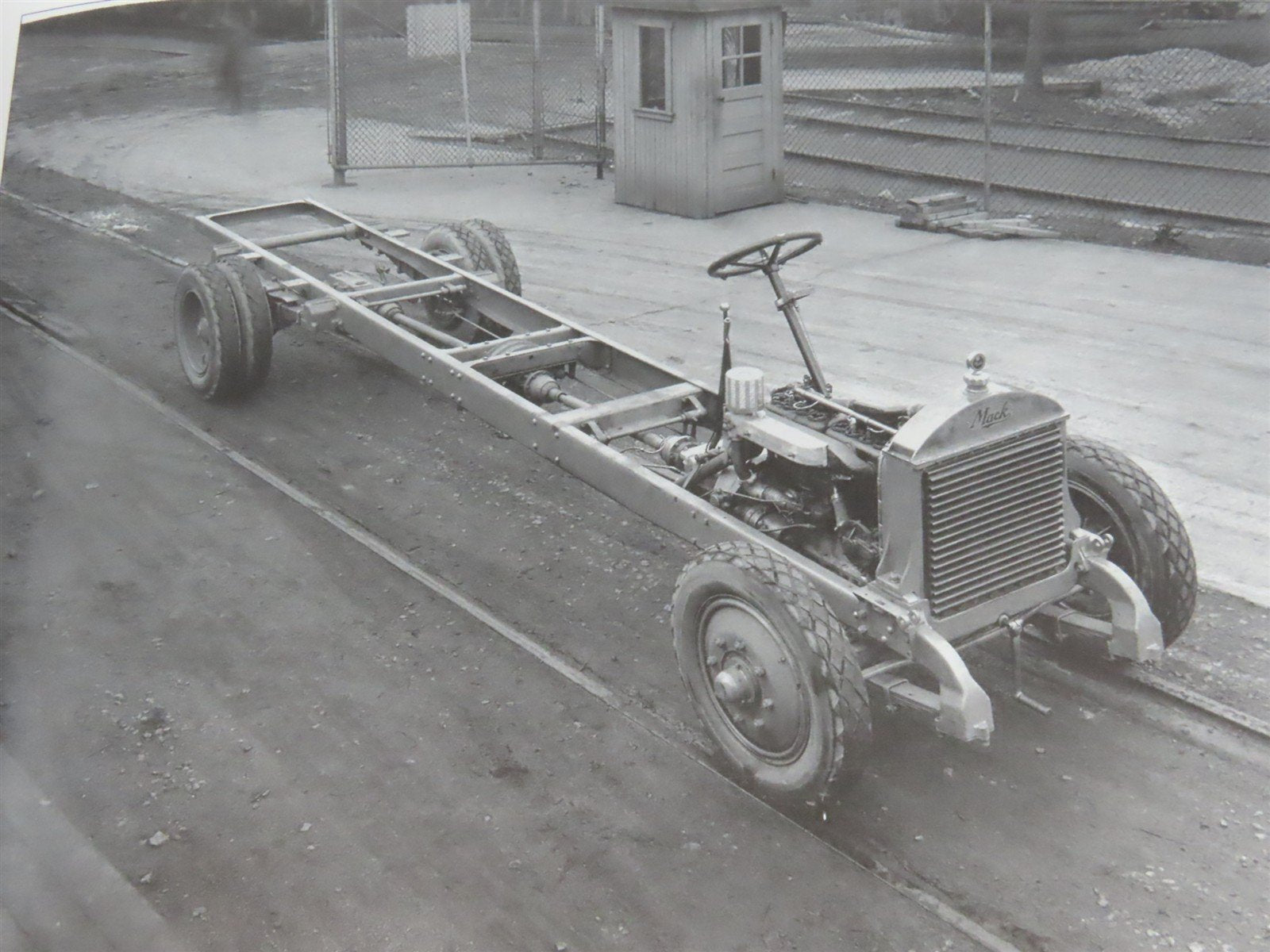 Mack Buses 1900-1960 Photo Archive by Harvey Eckart ©2000 SC Book